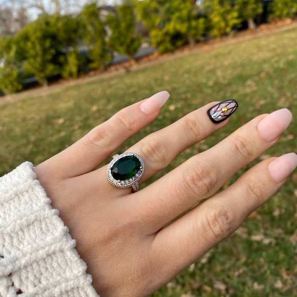 New Gorgeous Cut 2.95ct Emerald 925 Silver Ring - Picture 7 of 13